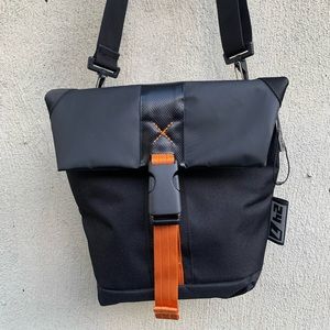 Black messenger camera bag 24/7 Traffic Collection